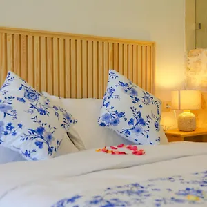  Hébergement de vacances La Rose Bleue - Hoteliere Avec Piscine -